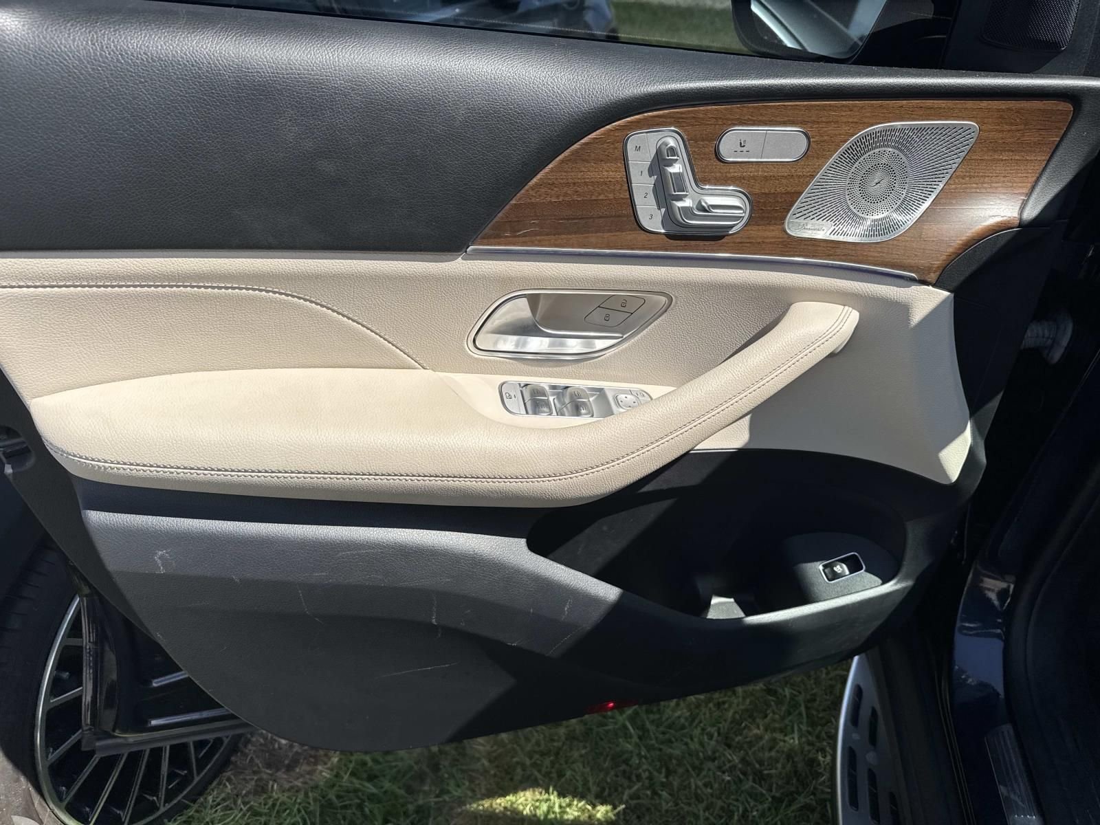 Certified Used 2022 Blue Mercedes-Benz GLE 350 image 19