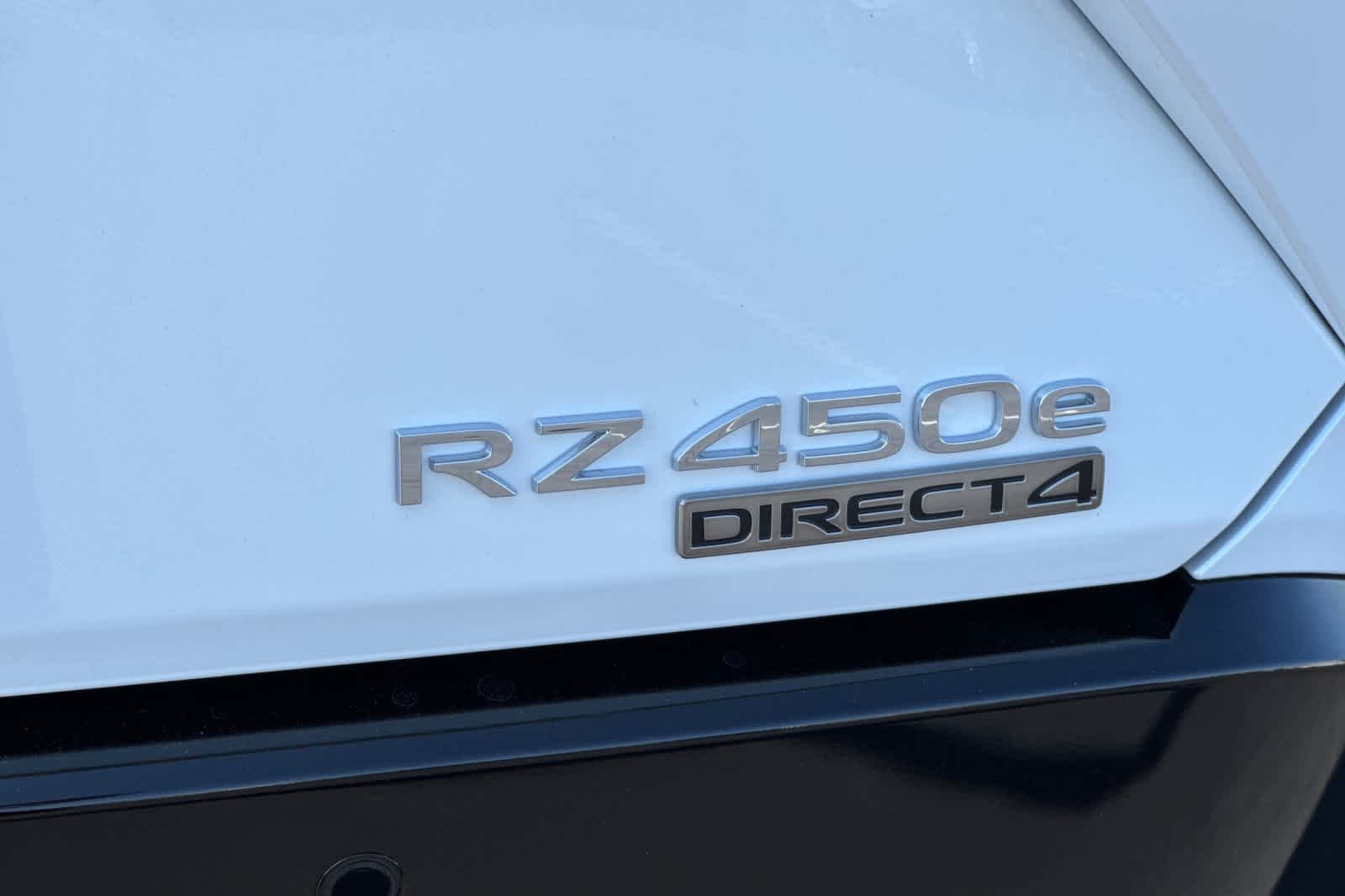 New 2026 Oxygen White Lexus  450e PREMIUM AWD image 31