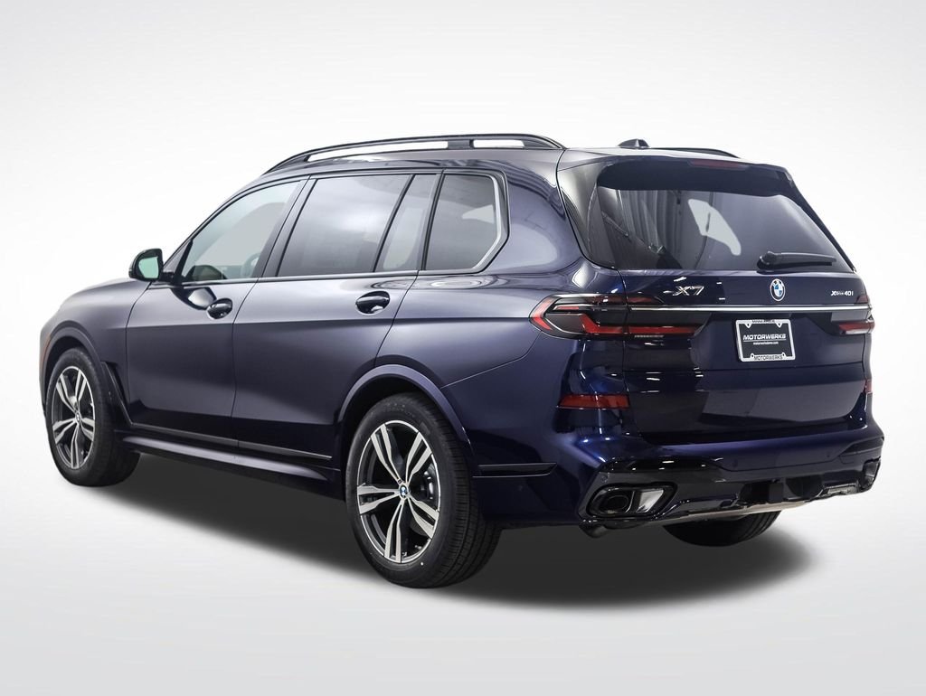 Used 2027 Blue BMW xDrive40i image 3
