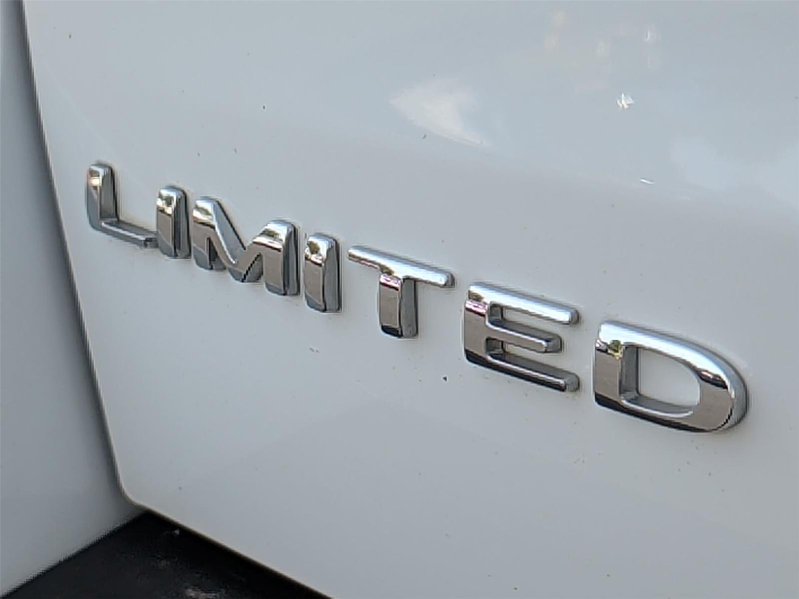 Used 2024 Oxford White Ford Limited image 35