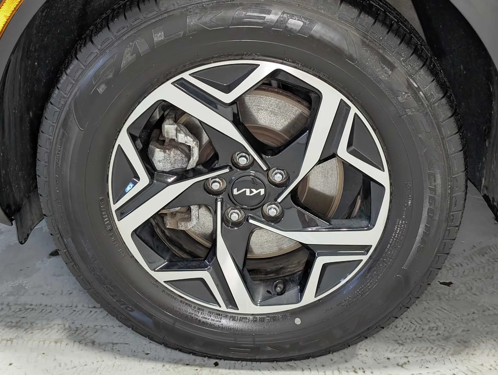 Used 2024 Steel Gray Kia LX image 3