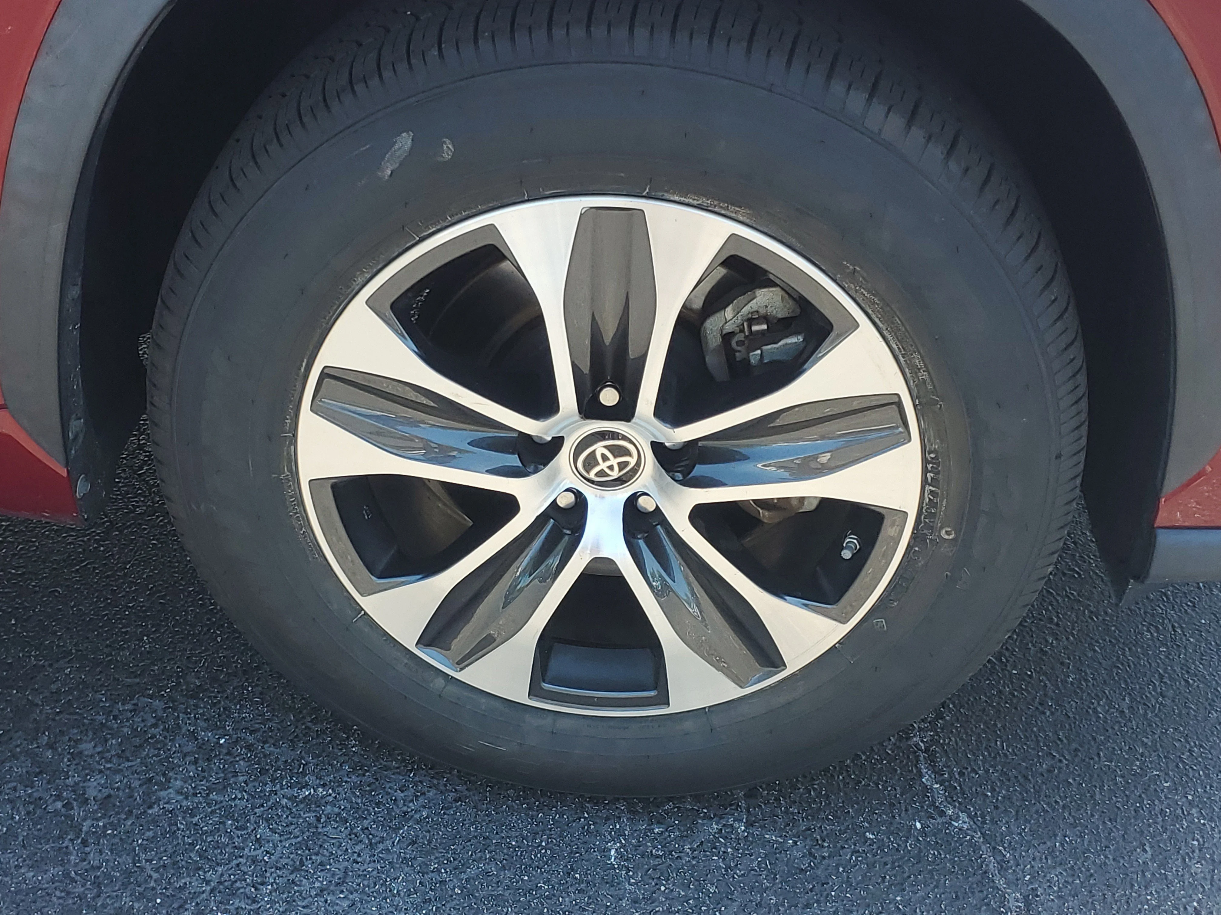 Used 2022 Ruby Flare Pearl Toyota Hybrid XLE image 7