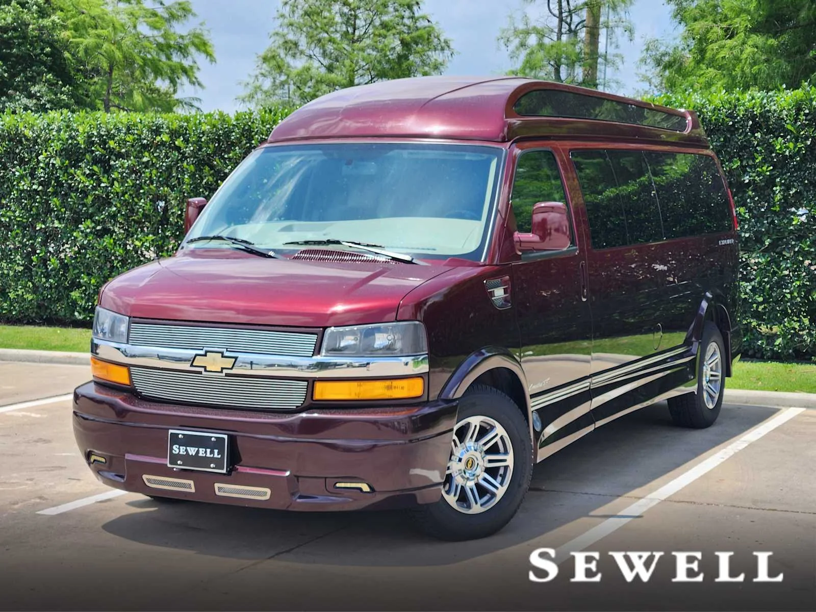2022 Chevrolet Express 2500 Extended Work Van HD's photo