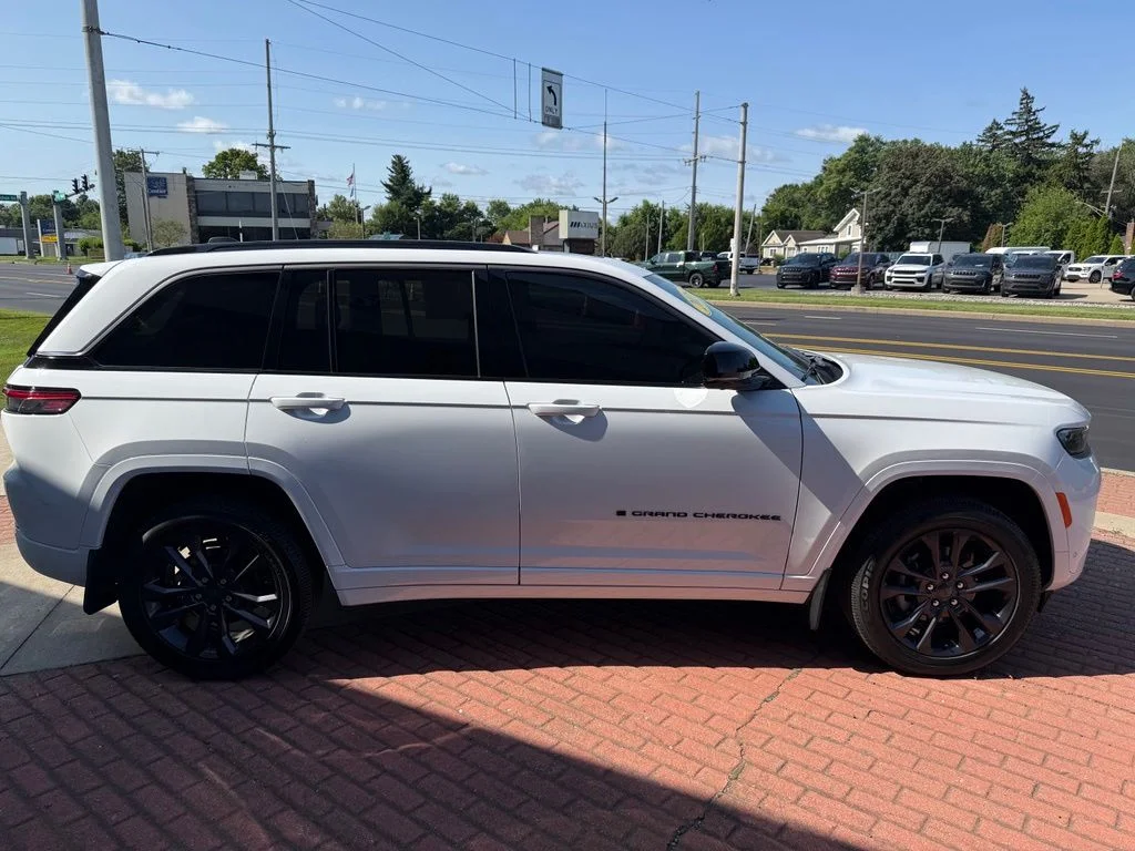 Used 2026 White Jeep Limited Reserve image 6