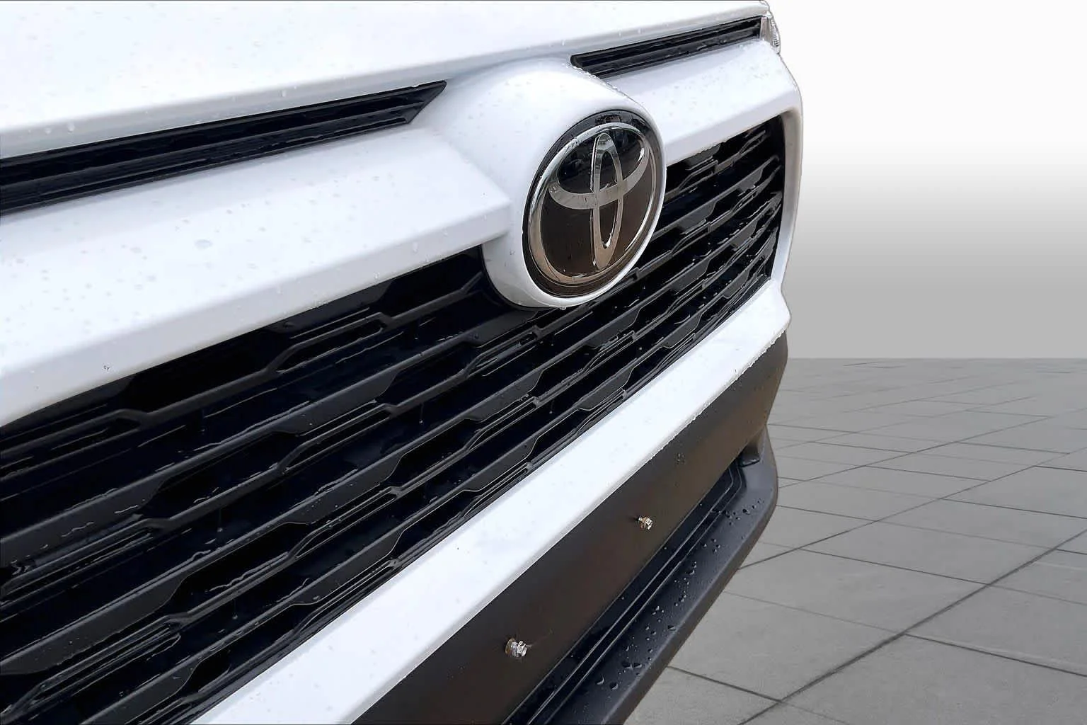 Used 2025 Ice Cap Toyota XLE image 22
