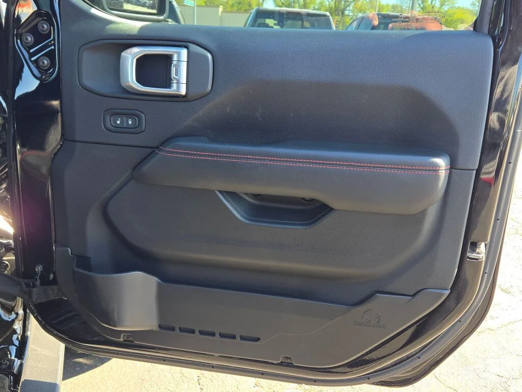 Used 2020 Black Jeep Unlimited Rubicon image 8