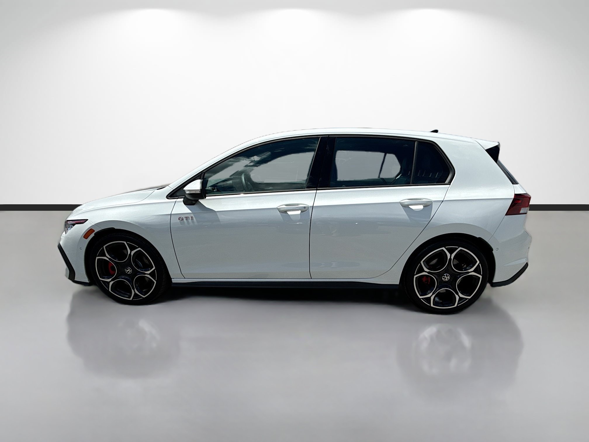 Used 2025 Opal White Pearl Volkswagen Autobahn image 6