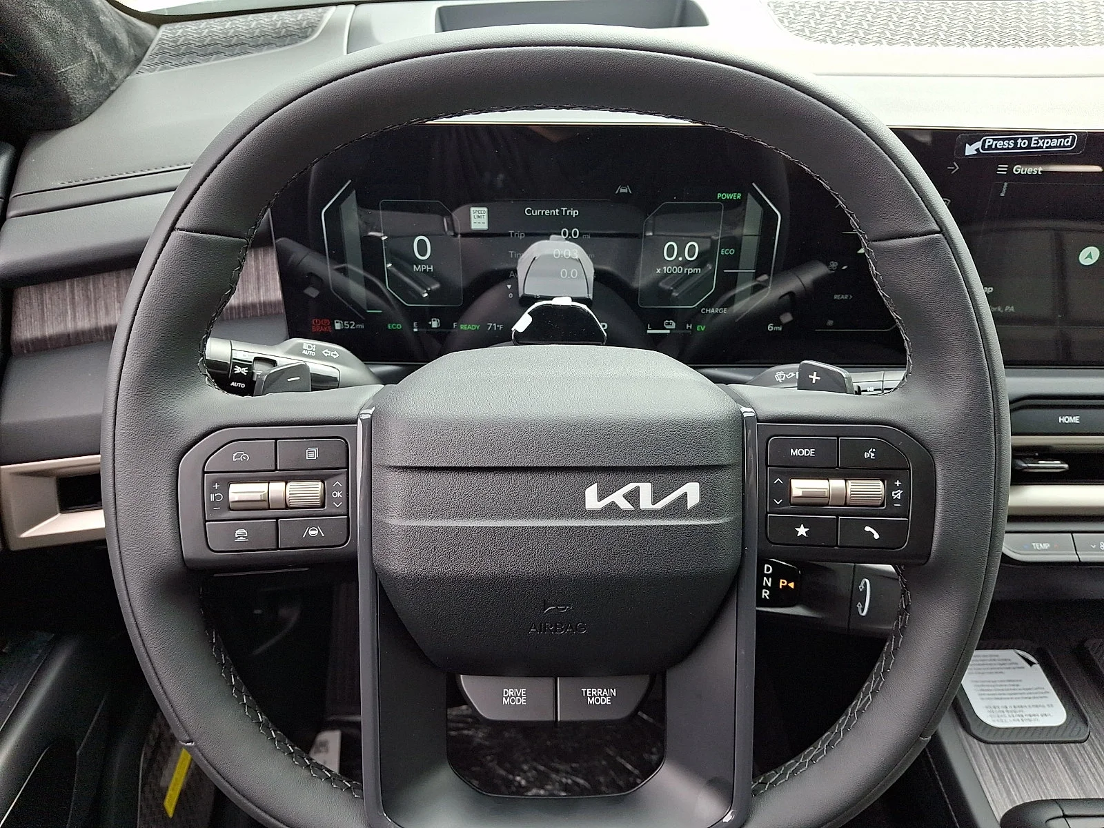 New 2027 White Kia SX Prestige image 17