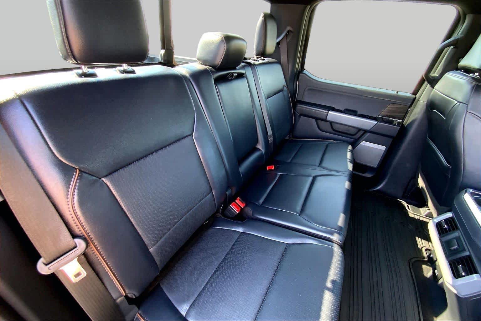 Used 2024 Carbonized Gray Metallic Ford LARIAT image 18