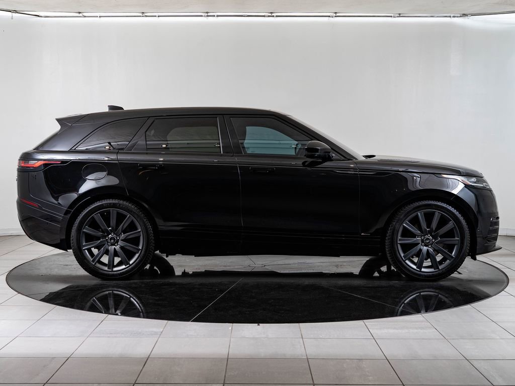 Used 2019 Santorini Black Metallic Land Rover R-Dynamic SE image 11