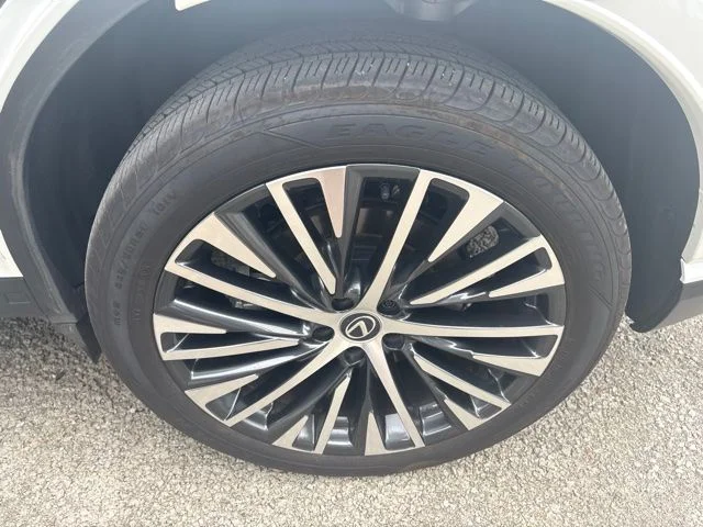 Used 2025 White Lexus 350 Premium Plus image 9