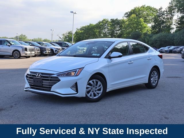 Used 2020 White Hyundai SE image 2