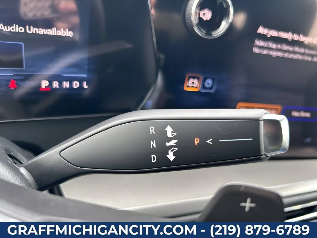 New 2027 Summit White Chevrolet LT image 19