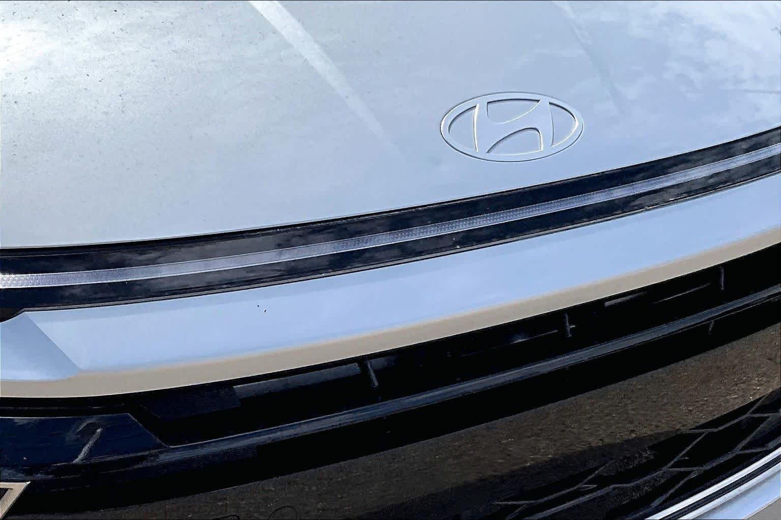 Used 2025 Aero Silver Hyundai SEL image 35
