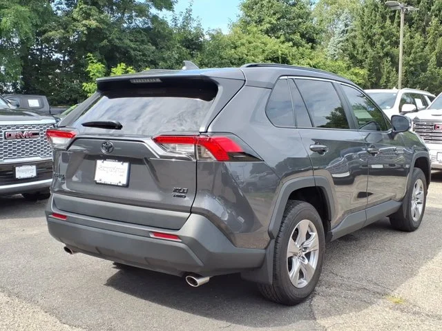 2023 Toyota RAV4 XLE - Photo 6