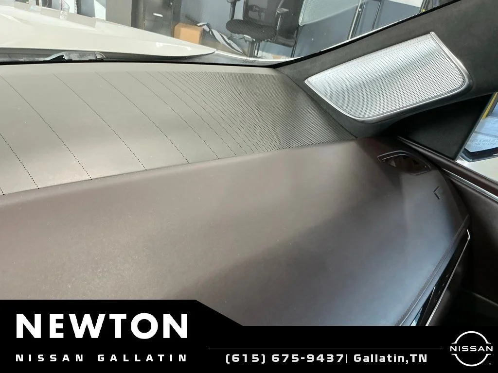 Used 2021 Crystal White Tricoat Cadillac Sport Platinum image 50