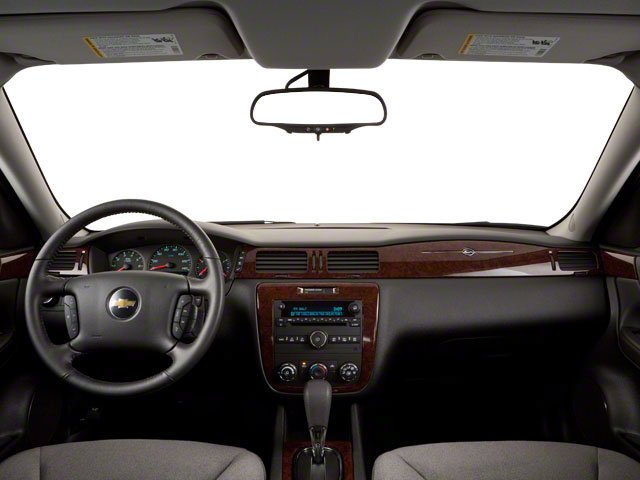 Used 2010 Summit White Chevrolet LS image 9