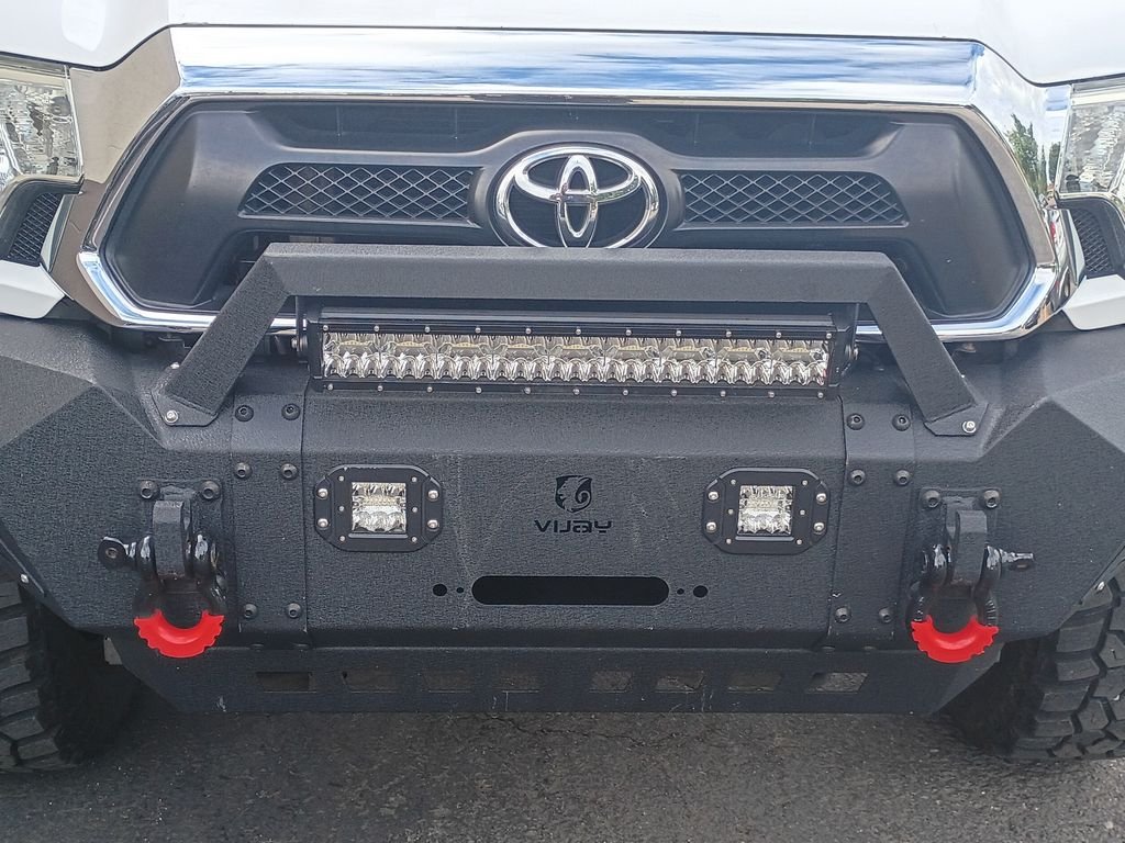 Used 2012 Super White Toyota Base image 11