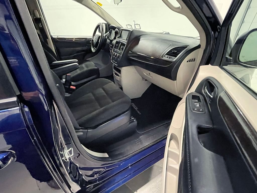 Used 2017 Blue Dodge SE image 24