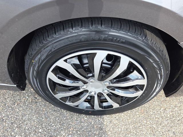 Used 2025 Gray Nissan S image 16