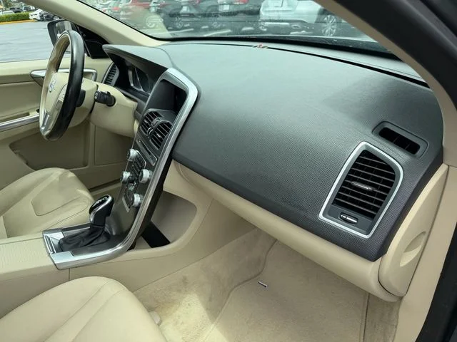 Used 2016 Gray Volvo T6 image 19