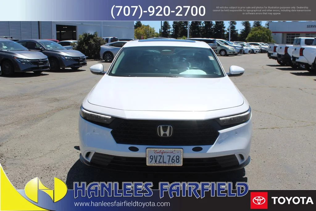 Used 2025 White Honda EX-L image 4