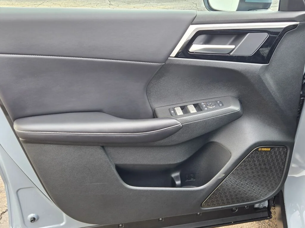 New 2026 Gray Mitsubishi SE image 19