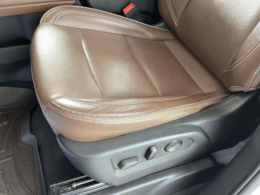 Used 2022 Iridescent Pearl Tricoat Chevrolet High Country image 9