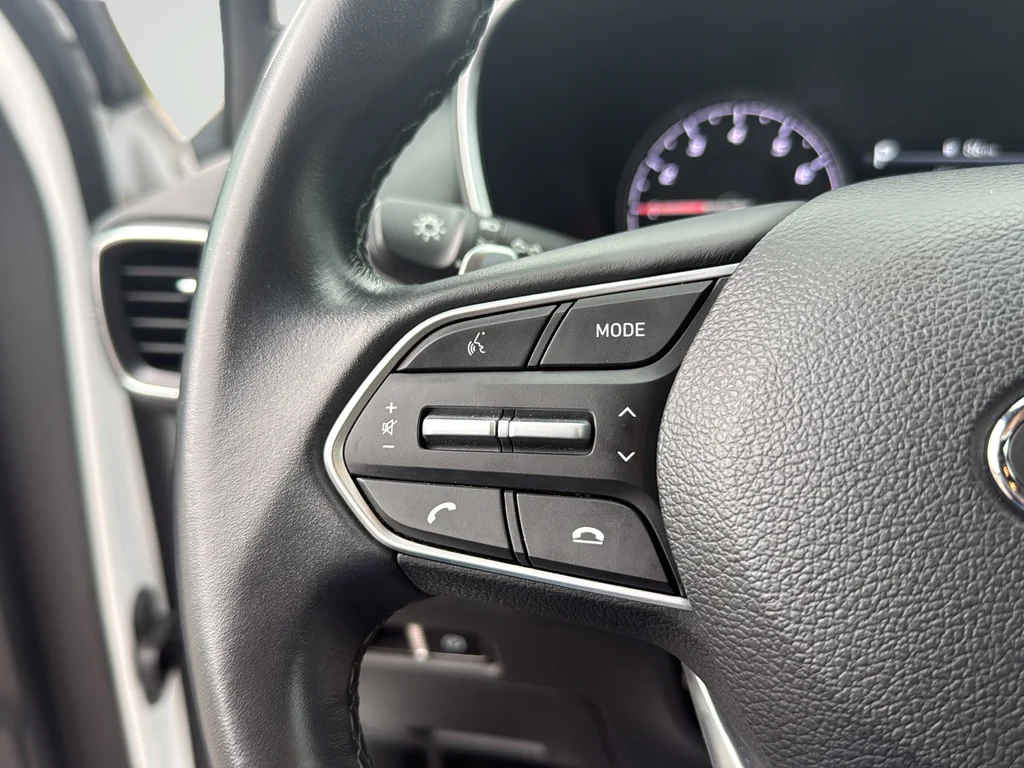 Used 2023 White Hyundai SEL image 16