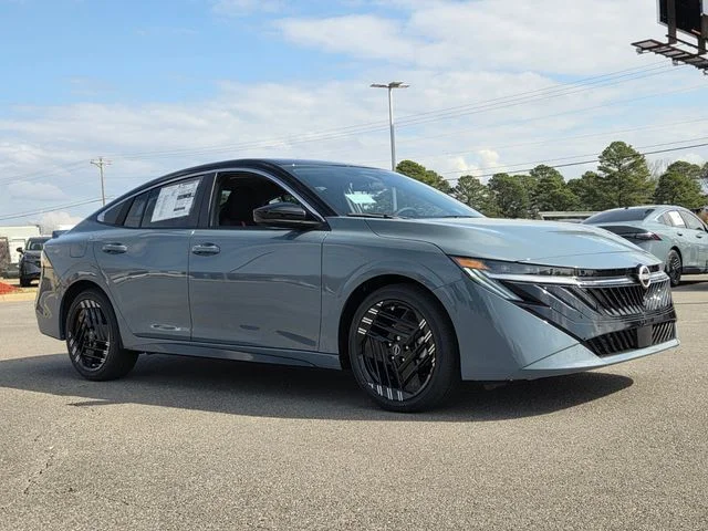 New 2026 Atlantic Gray Metallic / Super Black Two-tone Nissan SR image 5