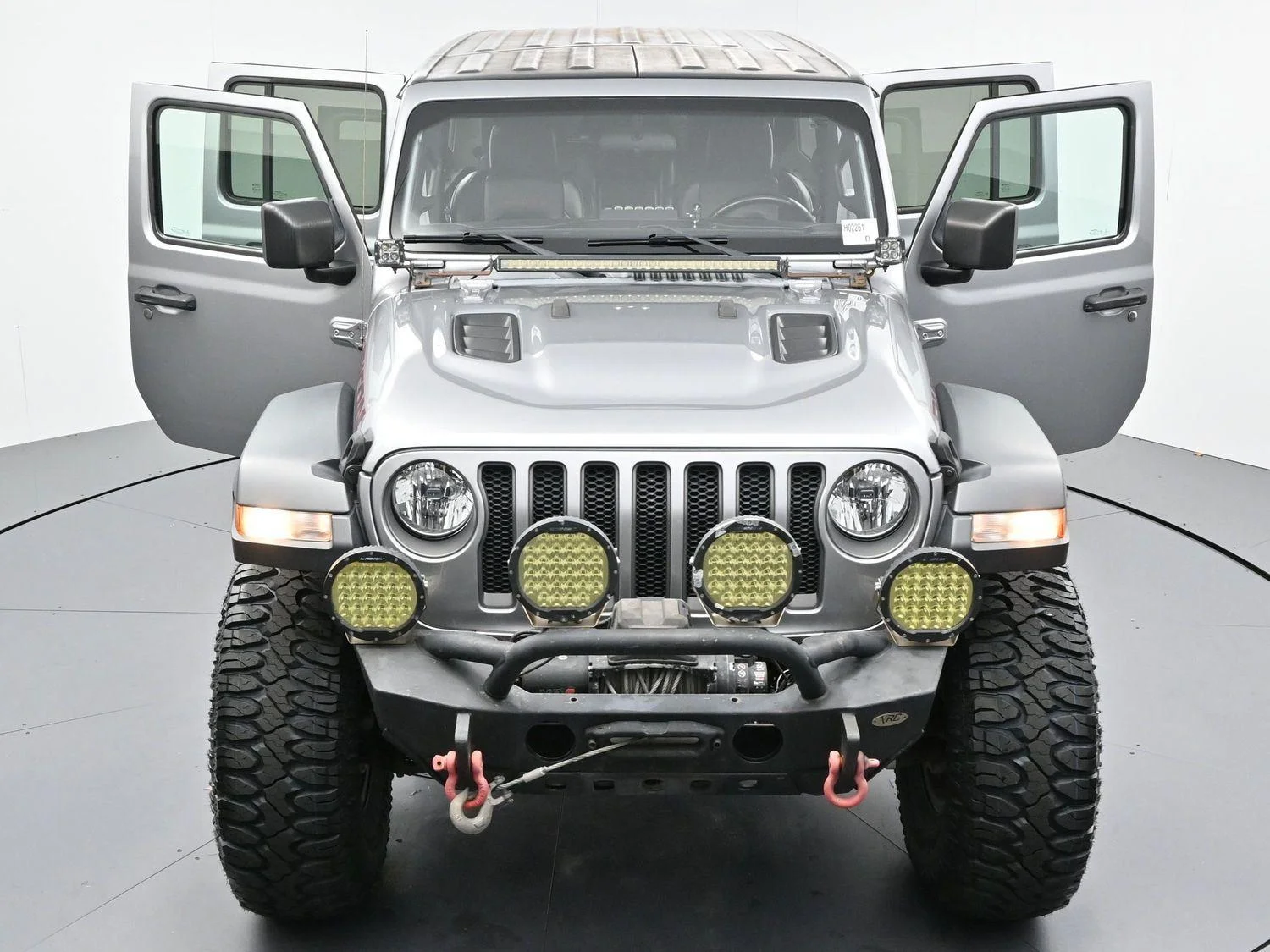 Used 2020 Billet Silver Metallic Clearcoat Jeep Rubicon image 39