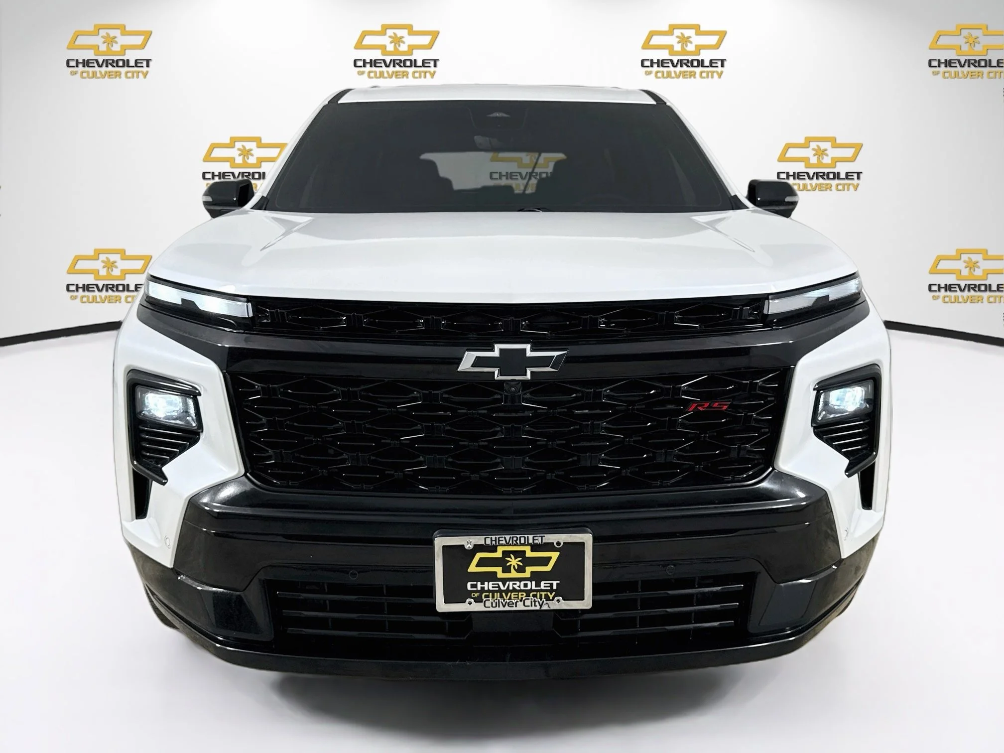 Used 2024 Iridescent Pearl Tricoat Chevrolet RS image 2