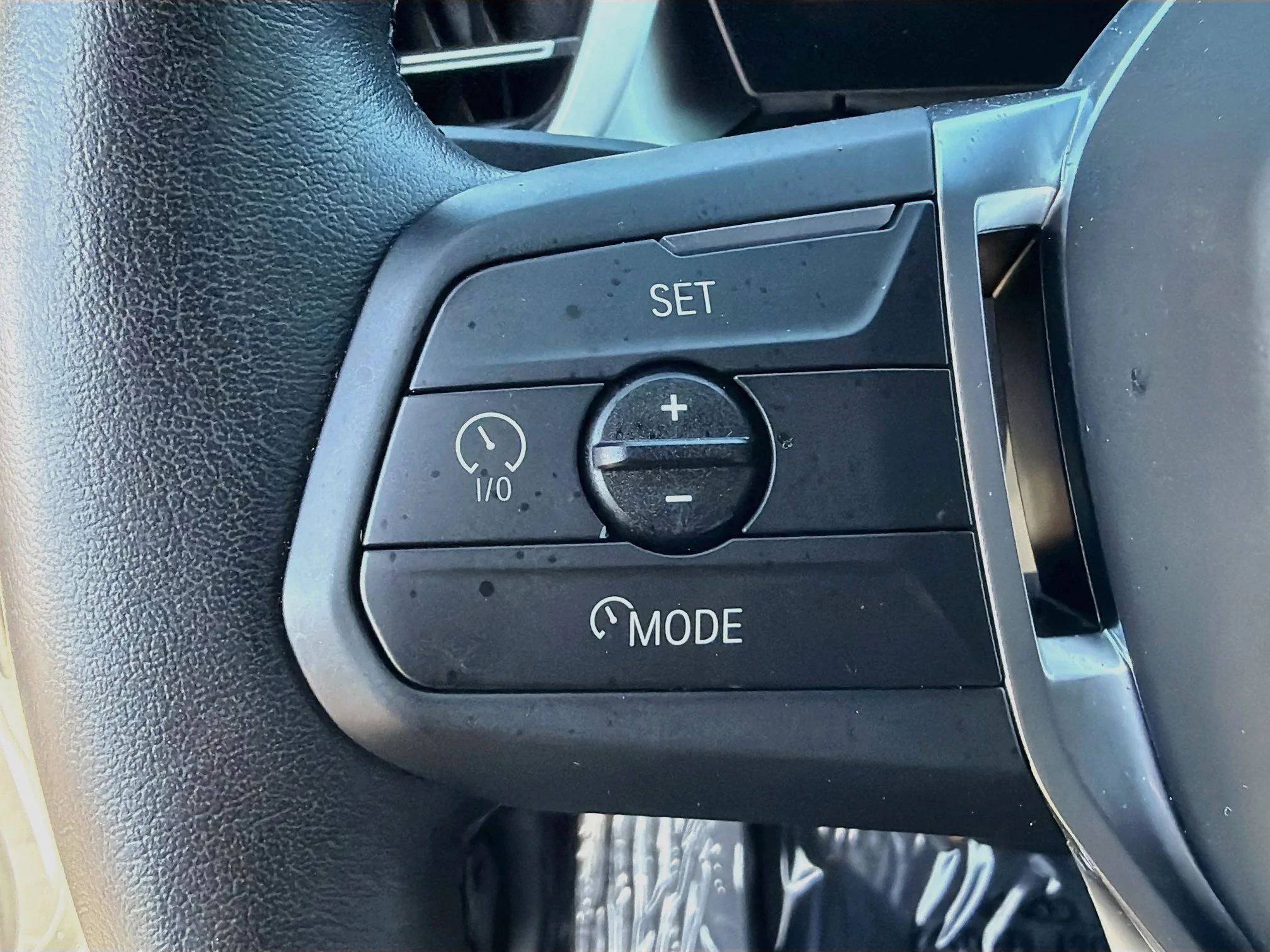 Used 2024 Mineral White Metallic BMW xDrive28i image 36