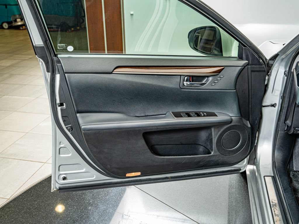 Used 2018 Silver Lexus 350 image 19