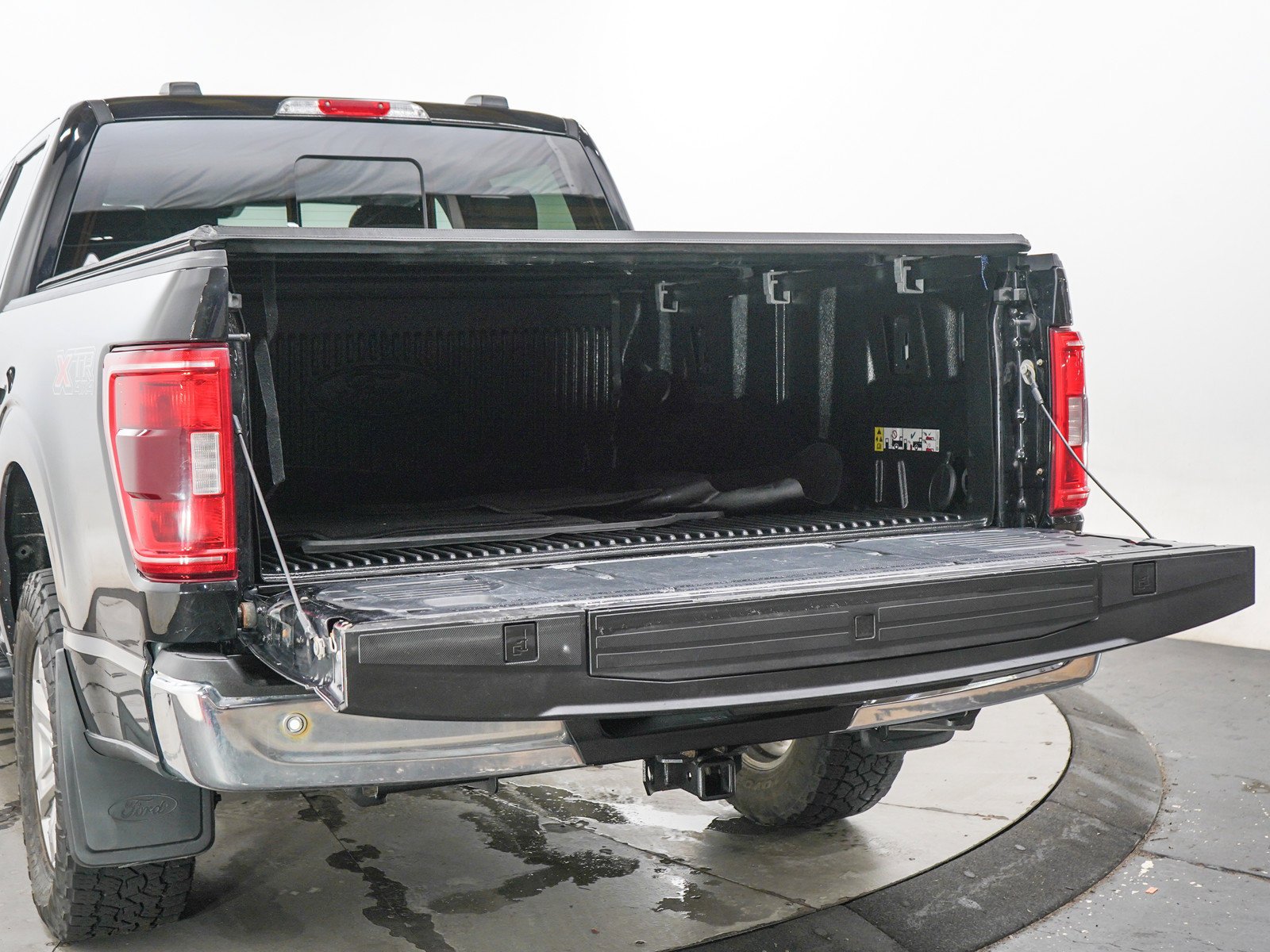 Used 2021 AGATE BLACK METALLIC Ford  image 11