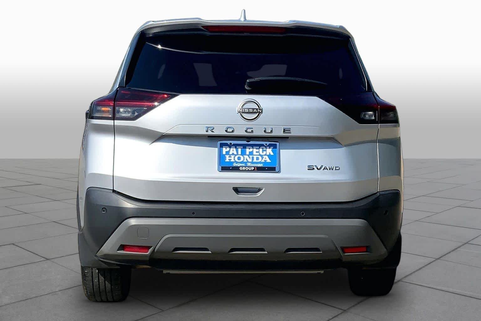 Used 2023 Brilliant Silver Metallic Nissan SV image 5