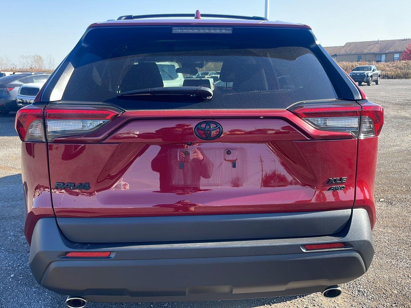 Used 2025 Ruby Flare Pearl Toyota XLE image 10