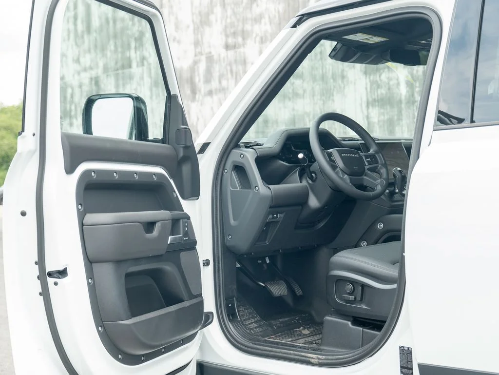 New 2026 Fuji White Land Rover S image 10