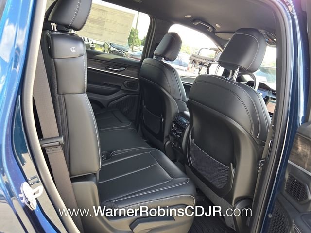 New 2026 Fathom Blue Pearl-Coat Exterior Paint Jeep Limited image 16