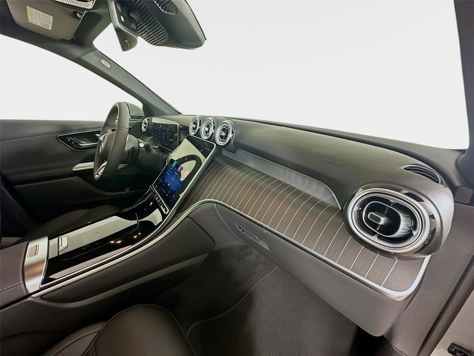 Used 2026 MANUFAKTUR Alpine Grey Mercedes-Benz GLC 300 image 40