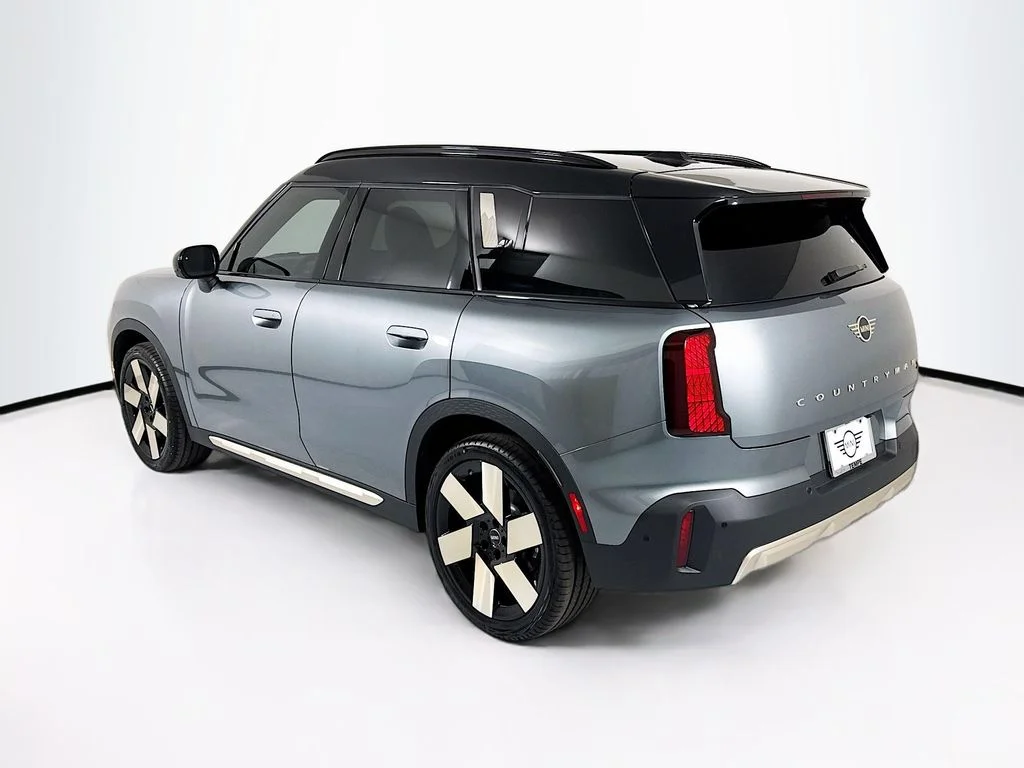 New 2027 Smokey Green Metallic MINI Iconic image 7