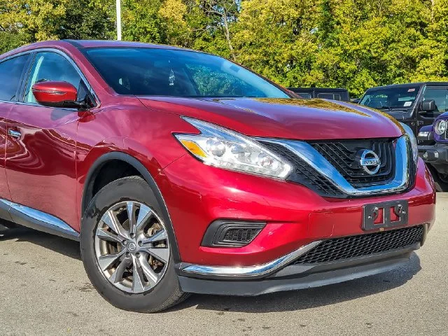 Used 2017 Red Nissan S image 2