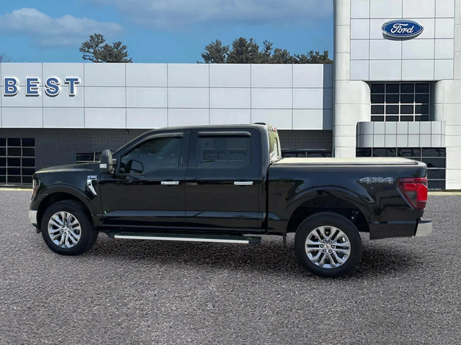 Used 2024 Agate Black Metallic Ford XLT image 8