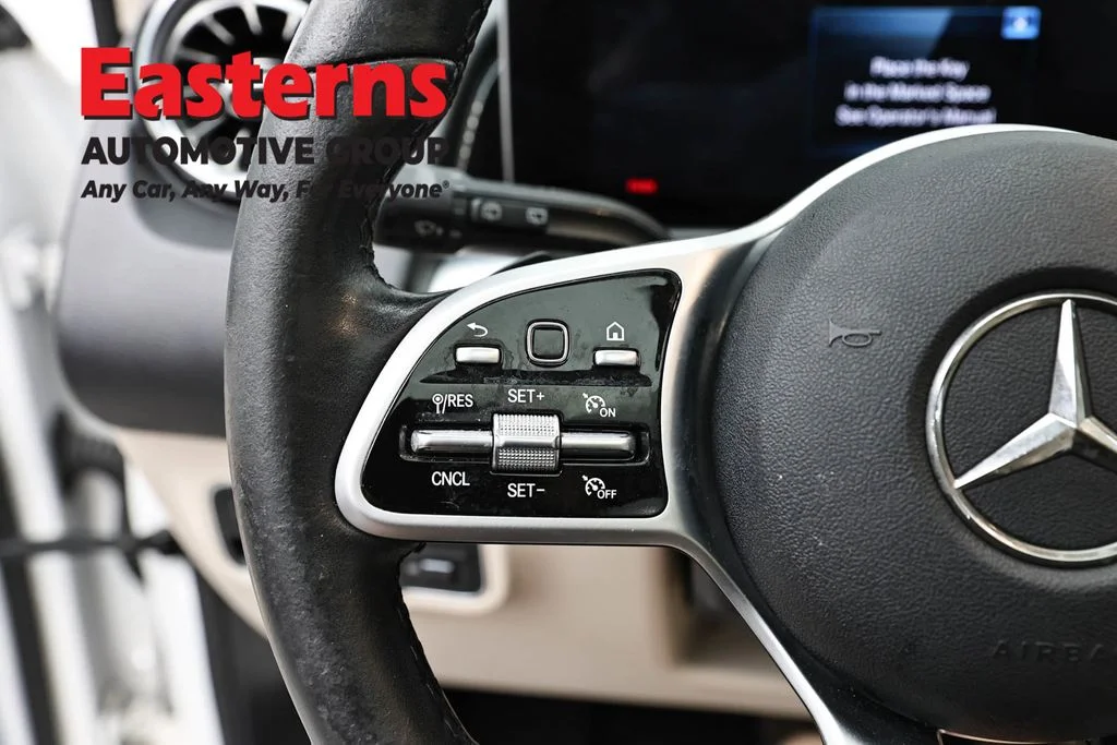 Used 2021 White Mercedes-Benz GLB 250 image 15