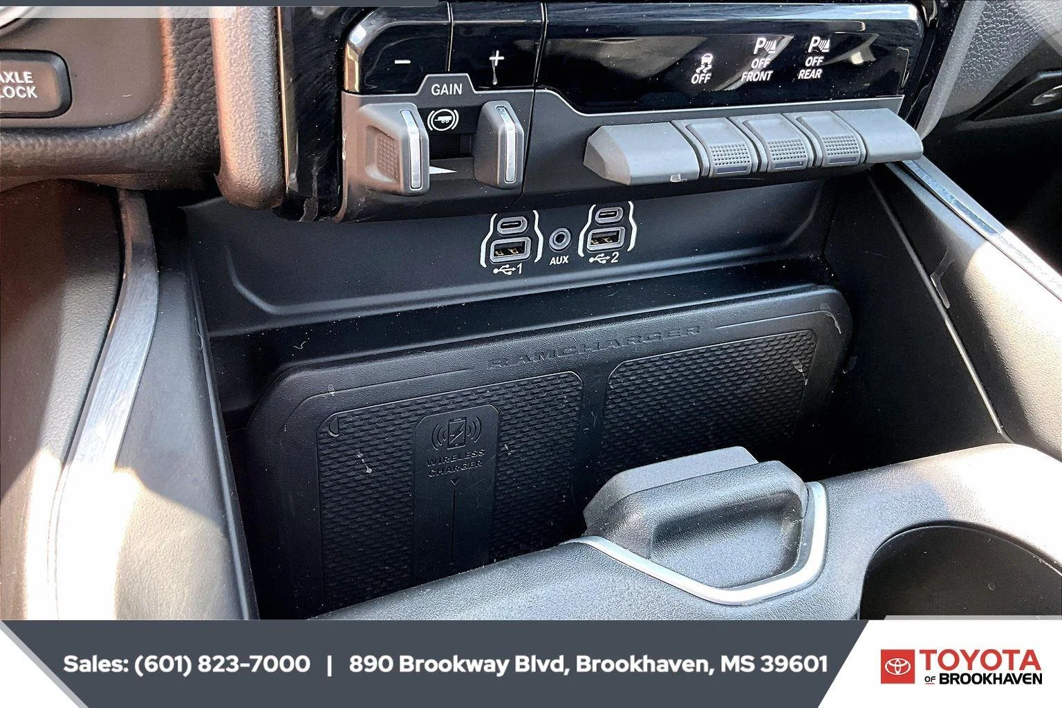 Used 2025 Delmonico Red Pearlcoat Ram Laramie image 23