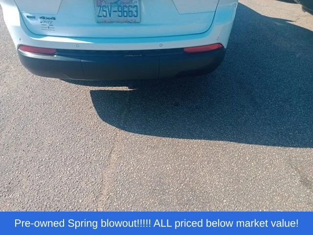 Used 2023 White Jeep Altitude image 16