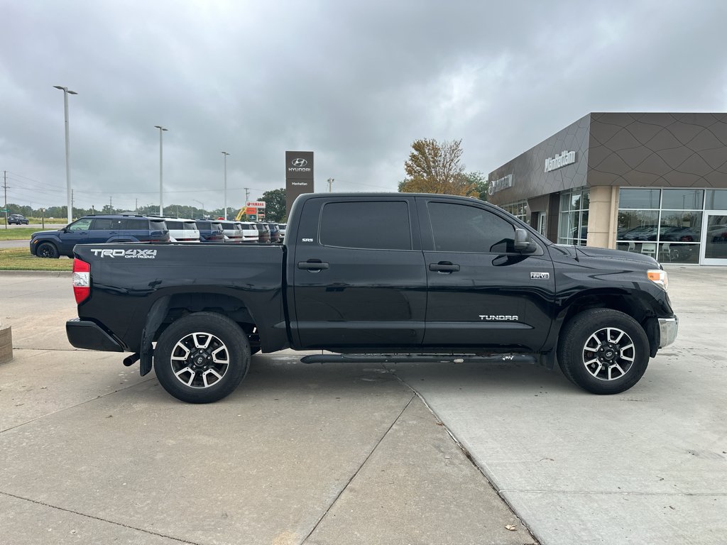 Used 2017 Black Toyota SR5 image 10