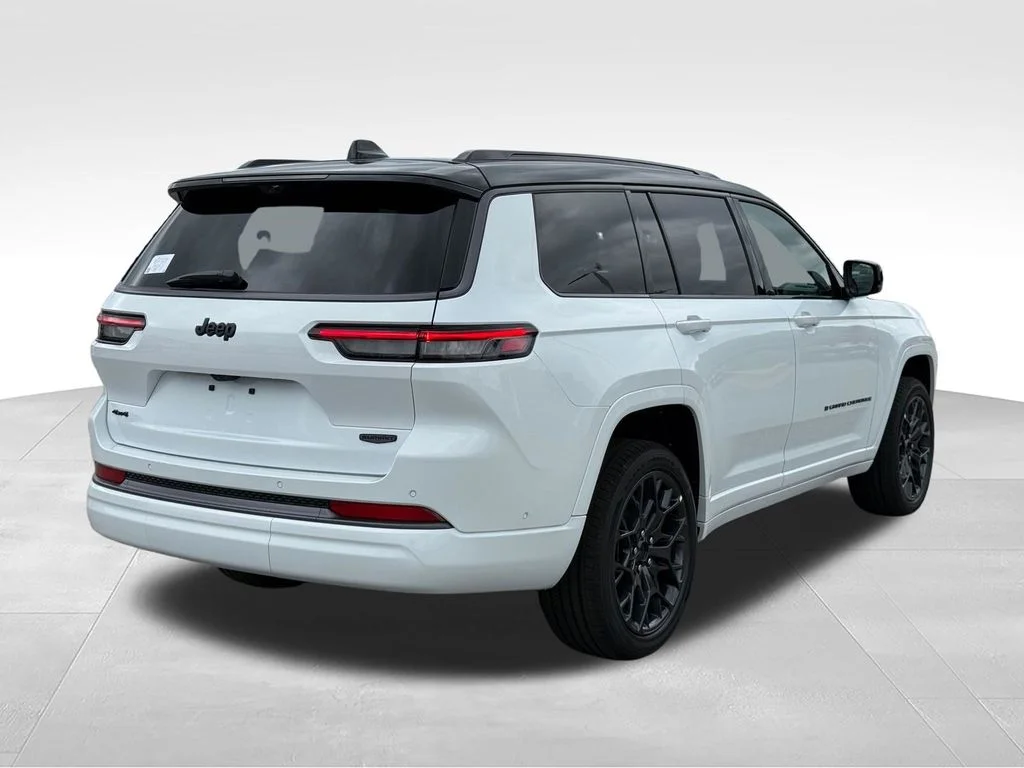 New 2026 Bright White Clear-Coat Exterior Paint Jeep Summit image 30