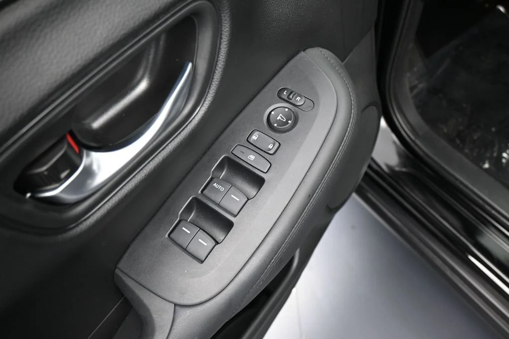 Used 2025 Black Honda LX image 13