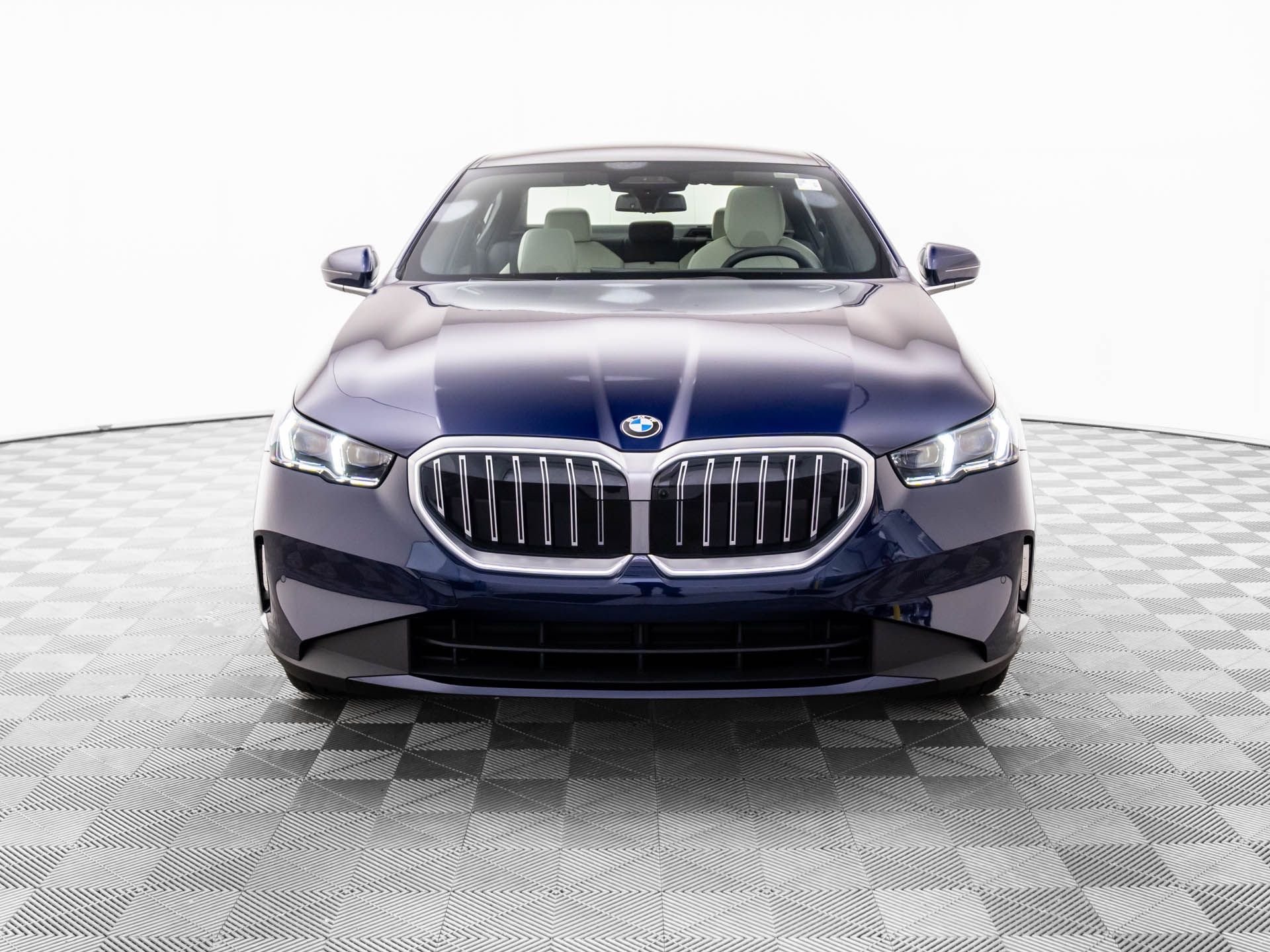 New 2026 Tanzanite Blue II Metallic BMW 530i xDrive image 9